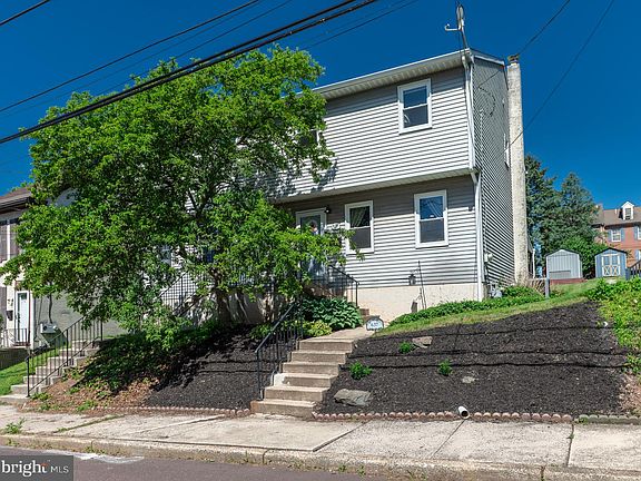 2nd image of 637 Willow St