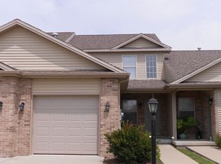 808 Cobblefield Rd, Champaign, IL 61822