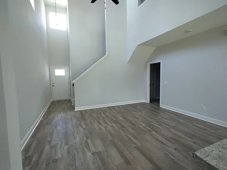 126 Ironwood Dr — Photo 3