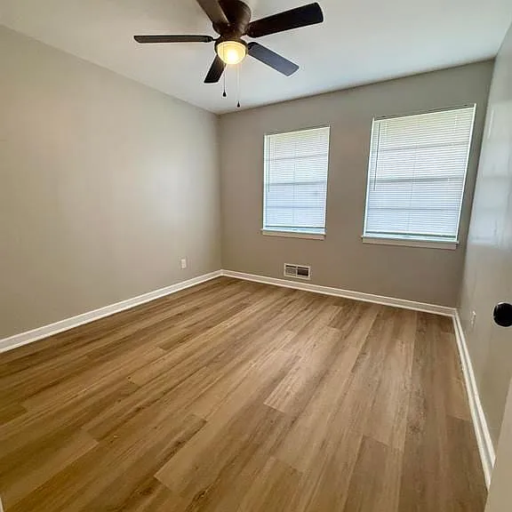 800 Fairfax Dr — Photo 7