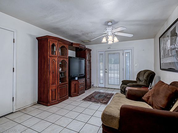 3rd image of 5921 S Palm Dr