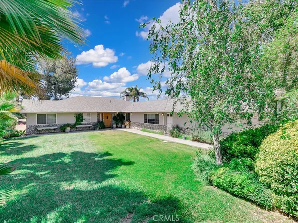 1290 Lone Star Ct, Calimesa, CA 92320