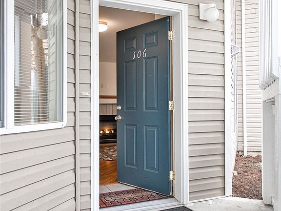 2nd image of 15101 Admiralty Way APT 106