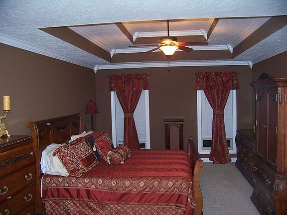 master suite w/ sitting area