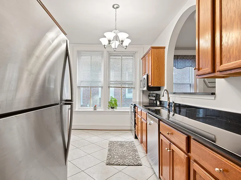 2812 Monument Ave — Photo 8