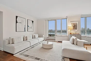 220 Riverside Boulevard, #16L