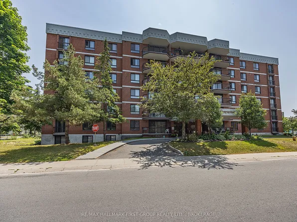14 Greenview Dr #204, Kingston, ON K7M 7T5