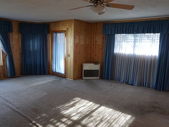 4th image of 252 Katherine St