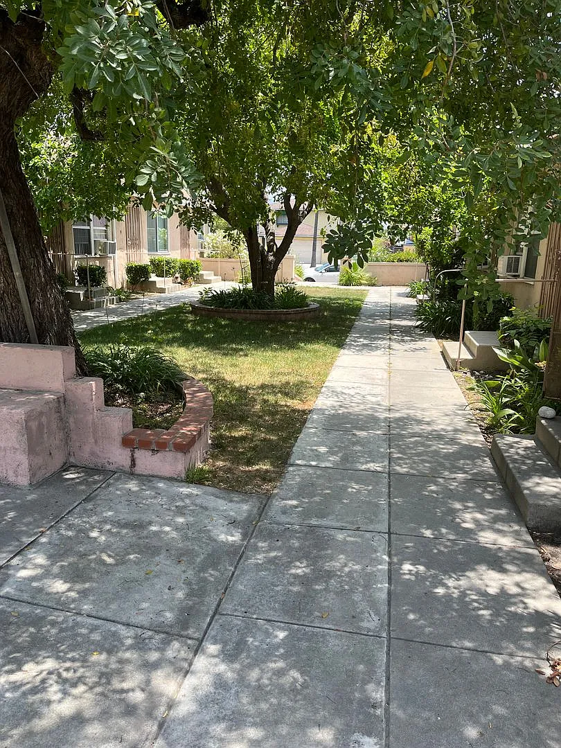 925 N. Azusa Ave. — Photo 2
