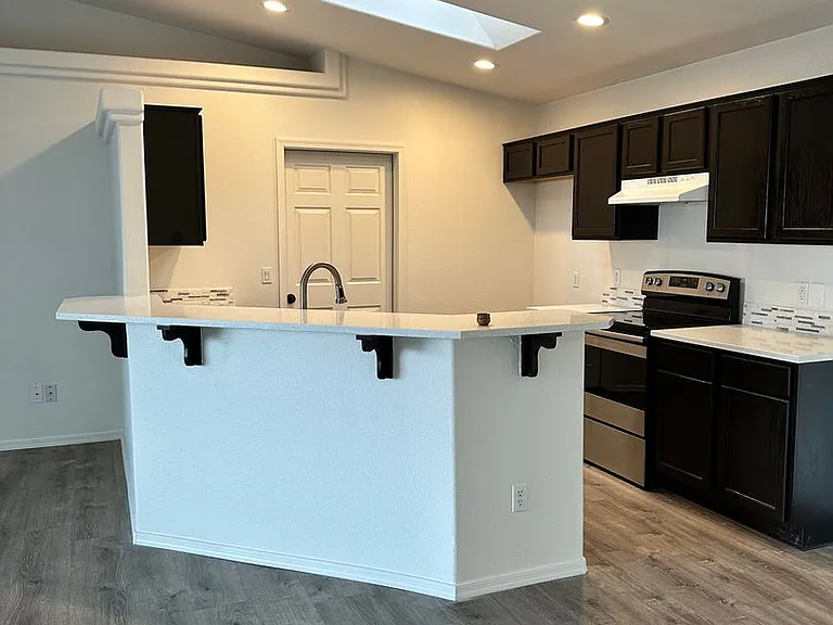 1514 Pebble Dr — Photo 9