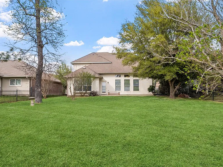 9219 E Lakeside Dr — Photo 36