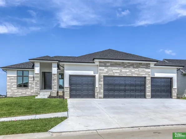 5708 N 198th St, Elkhorn, NE 68022