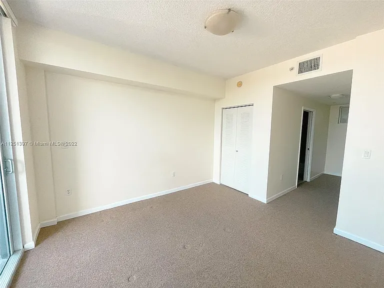 3339 Virginia St #320 — Photo 9