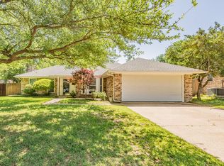 3219 Elkhart Ct, Arlington, TX 76016