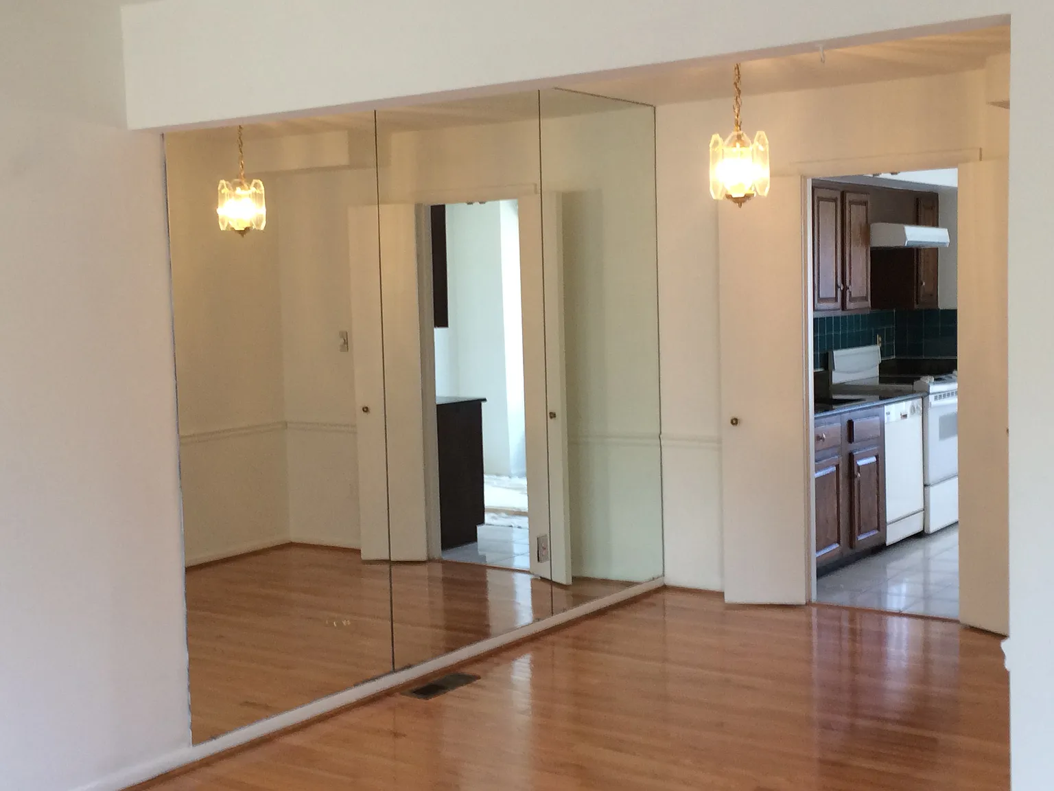 3 bed, 1340 sqft, $3,200 — Photo 3