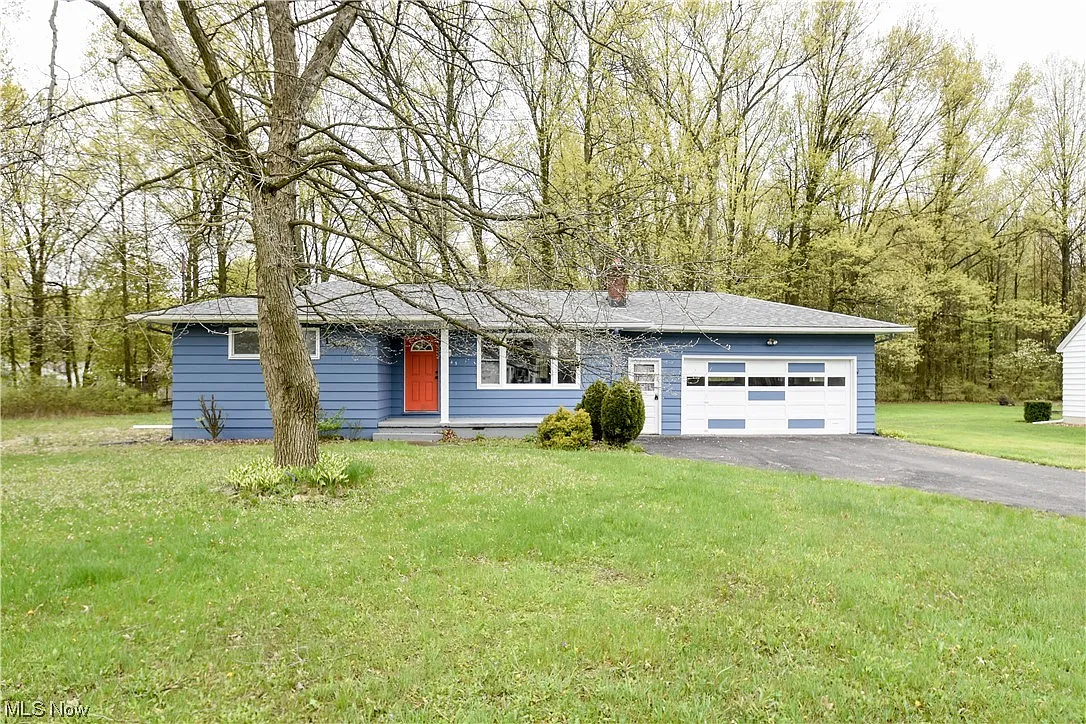 5445 Virginia Dr photo 1