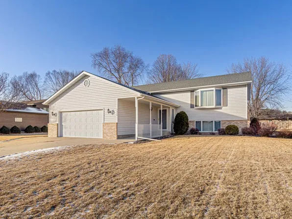 1424 Trailwood Ln SW, Faribault, MN 55021