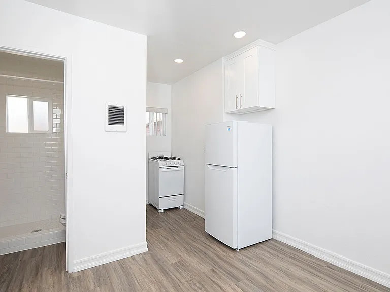1414 Roosevelt Ave — Photo 20