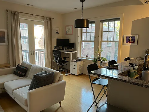 1704 T St NW #303 Photo 1