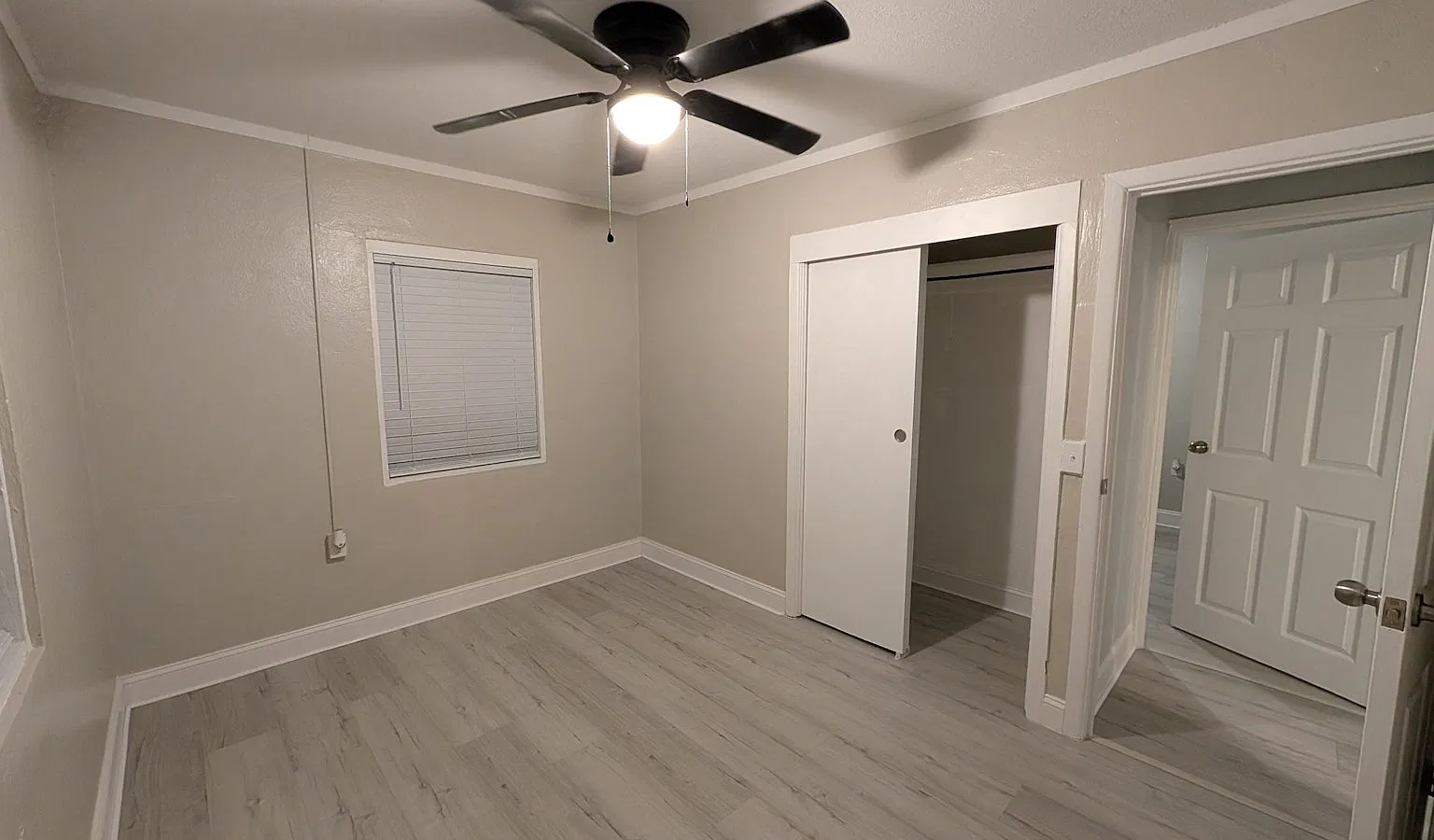 208 Spencer Place, Unit A — Photo 4