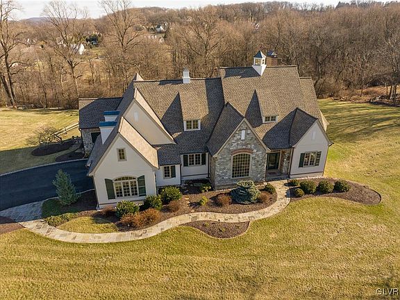 2nd image of 2050 Charles Dr