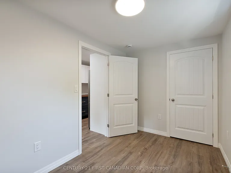 35 Inkerman St #MAIN — Photo 17
