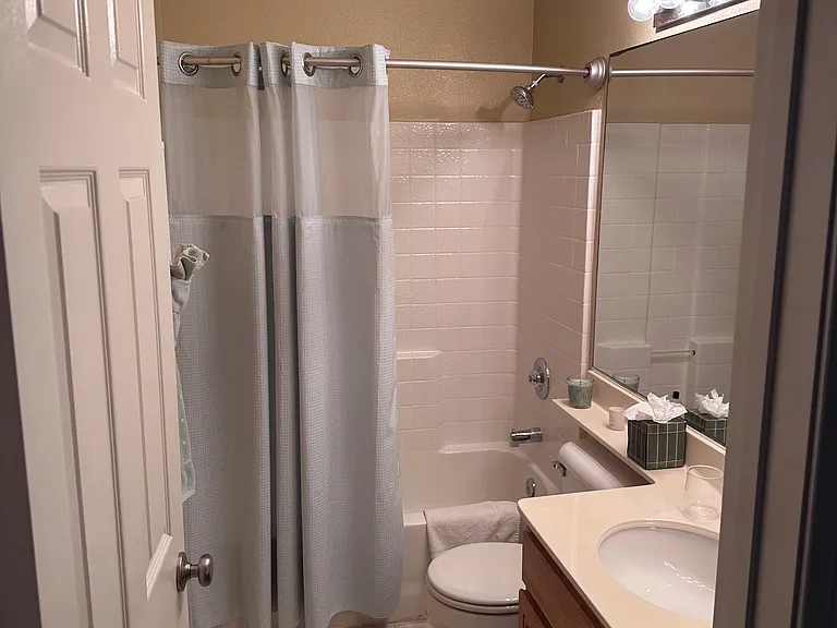 Full bathroom on second floor.