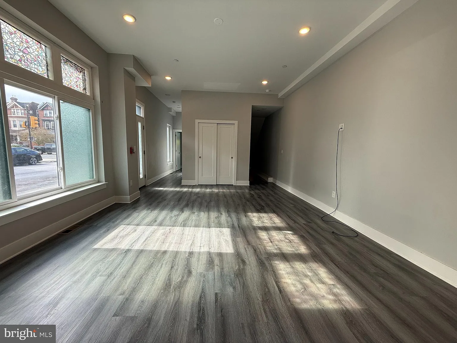 3 bed, $2,200 — Photo 4