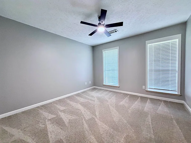 271 Meadowland Dr — Photo 16