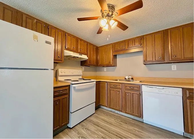 6305 Robinson Rd - 4 — Photo 2