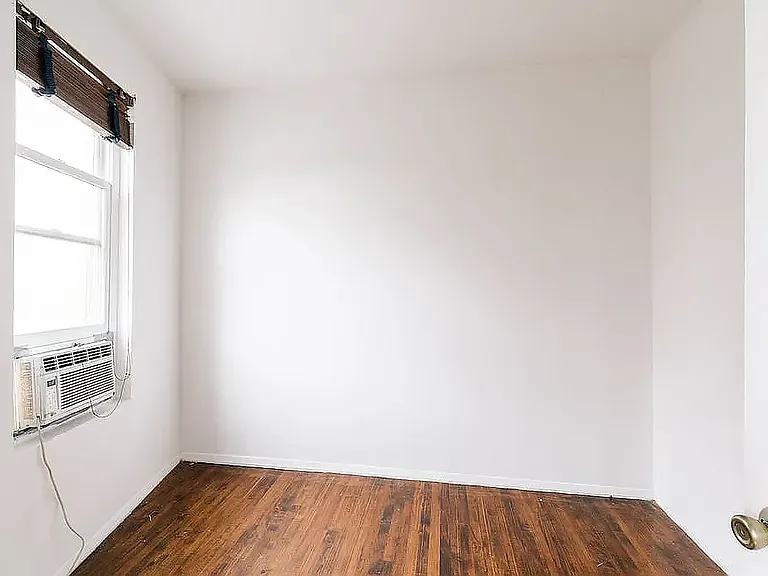 2 Bank St #6 — Photo 6