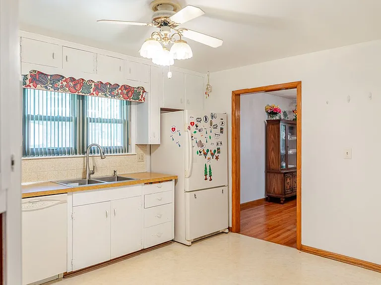 8020 Oakland Ave — Photo 8