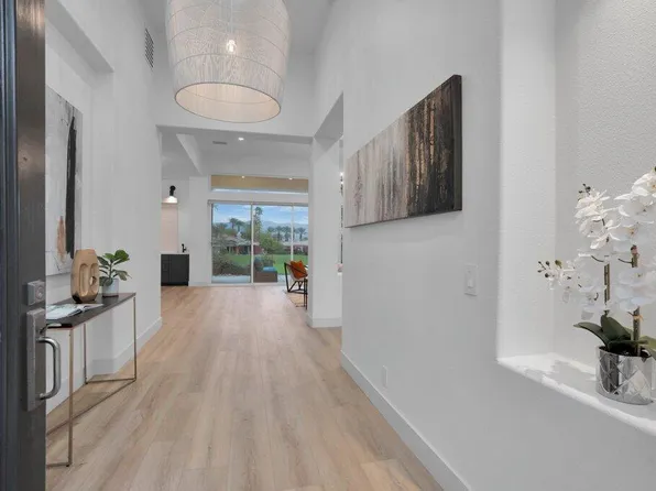 710 Hawk Hill Trl, Palm Desert, CA 92211