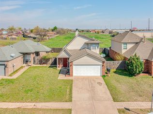 1011 SW 22nd St, Moore, OK 73170