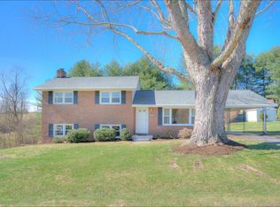 7191 Meadowview Dr, Radford, VA 24141