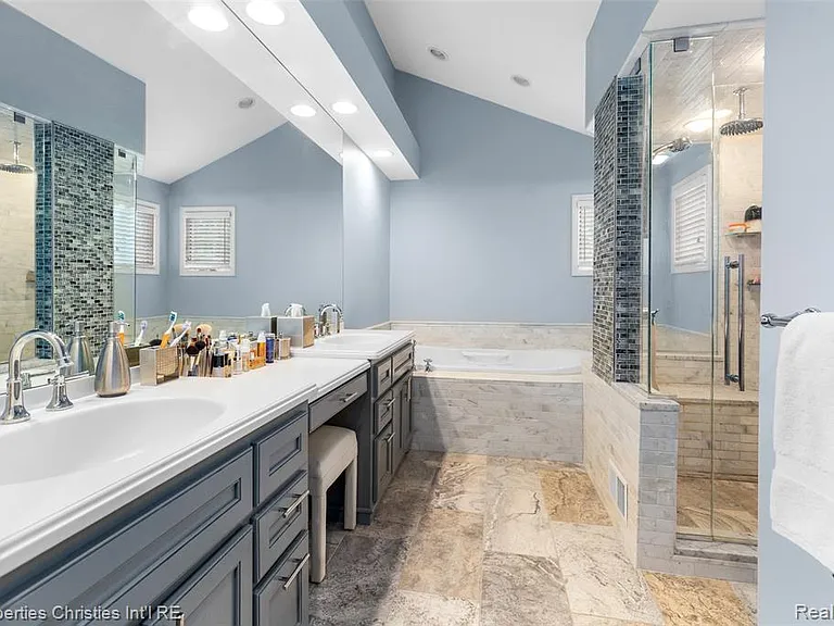 1688 Northlawn Blvd — Photo 15