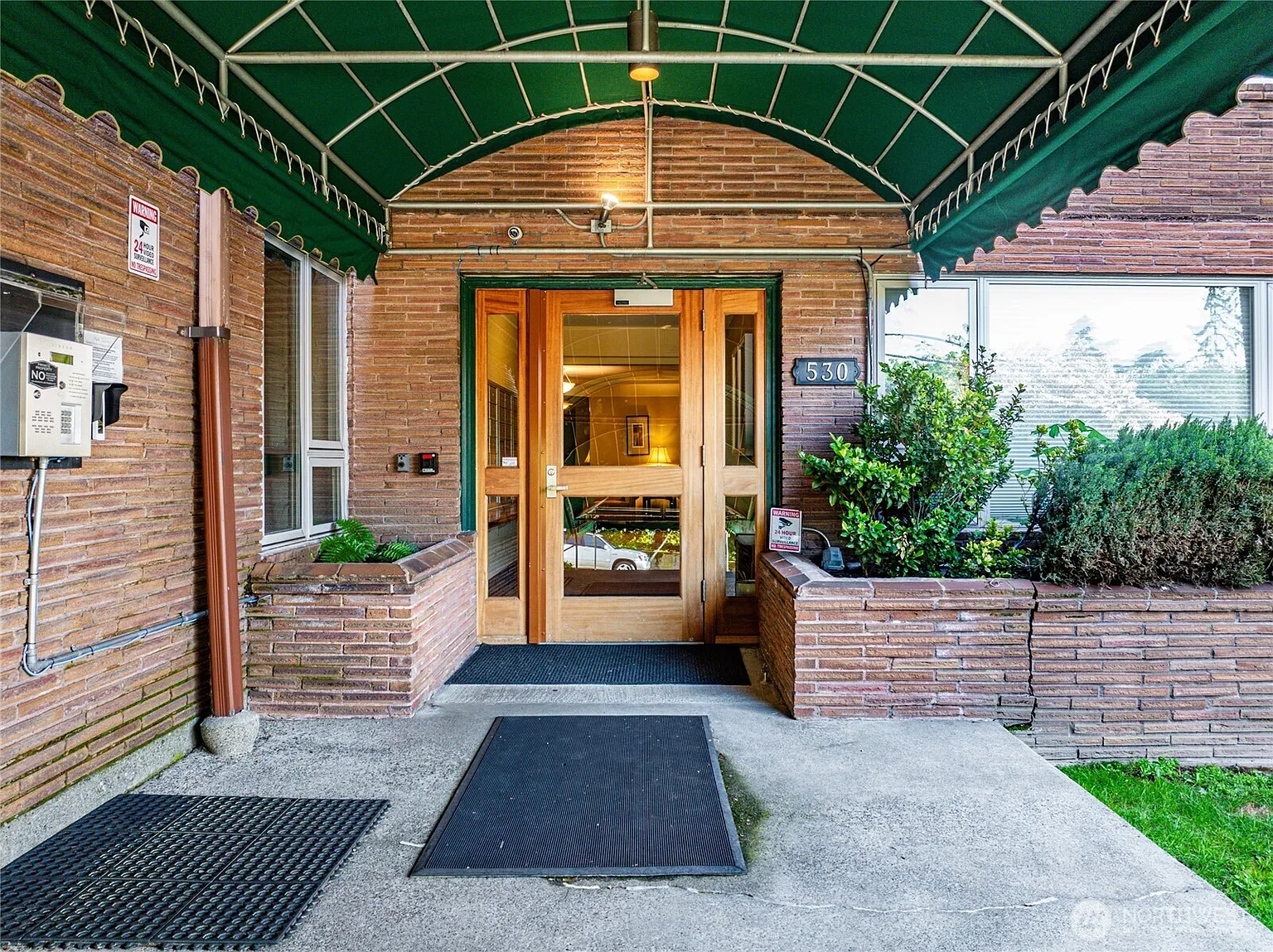 530 W Olympic Place #203 photo 1