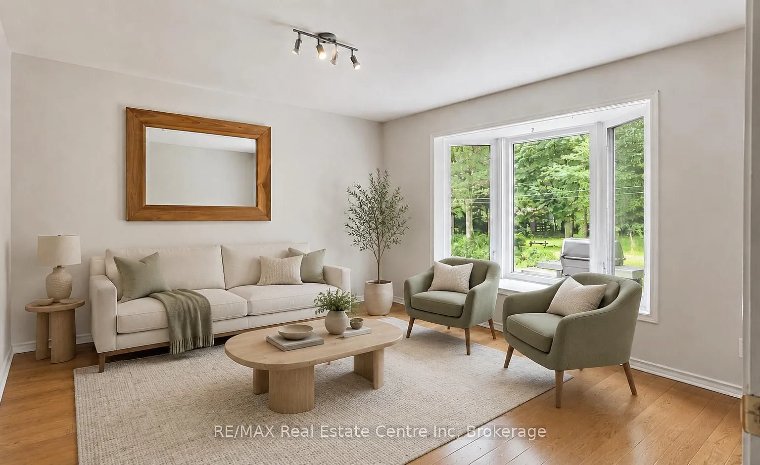 2 bed, $2,050 — Photo 1