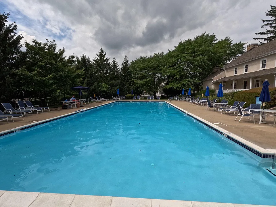 957 Pinehurst Dr