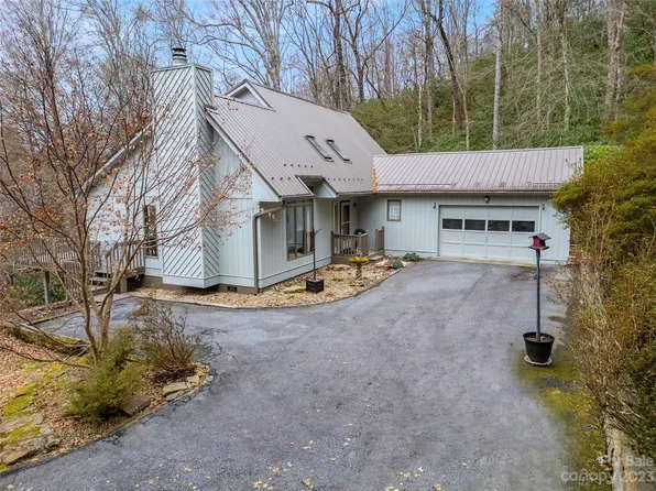 890 Glen Cannon Dr, Pisgah Forest, NC 28768