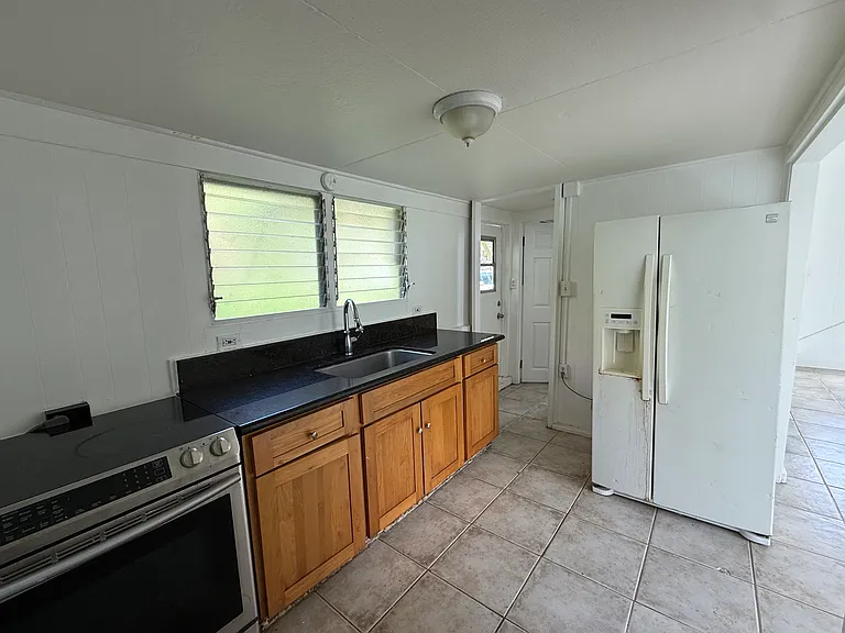 2043 10th Ave — Photo 7