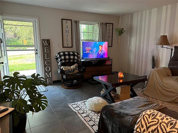 3rd image of 200 E 10th Ave APT 15