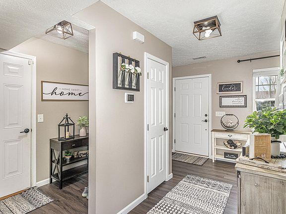 5th image of 10364 Canberra Dr