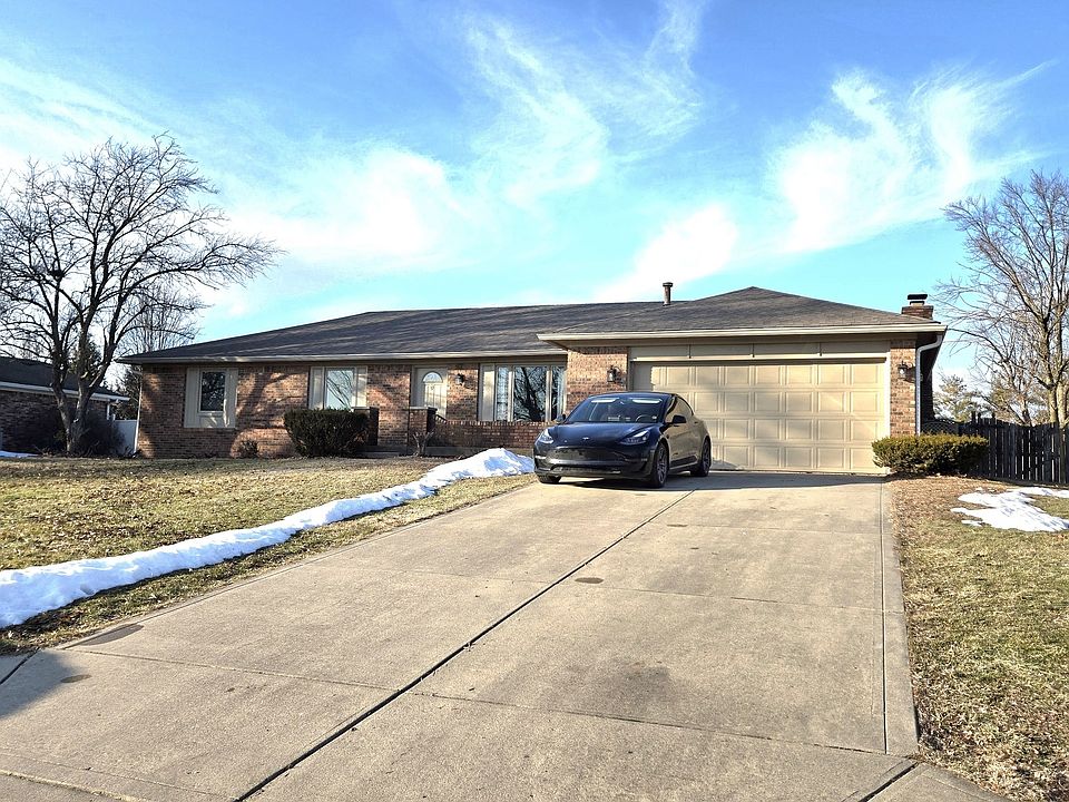 1st image of 810 Padre Ln