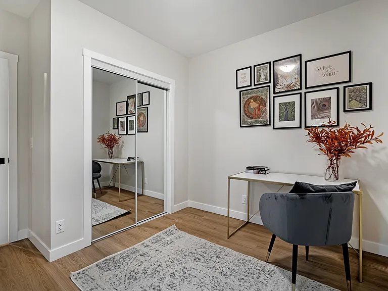 909 5th Ave SW — Photo 41