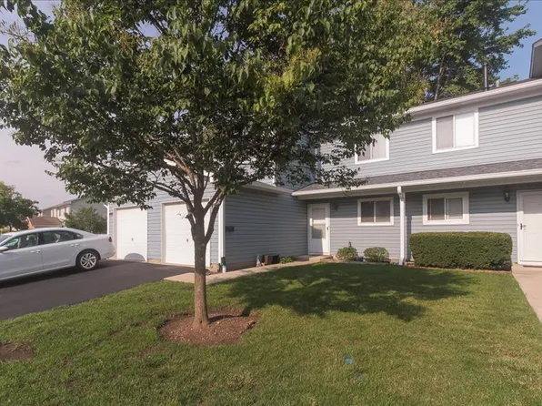 492 Dakota Ct, Carol Stream, IL 60188