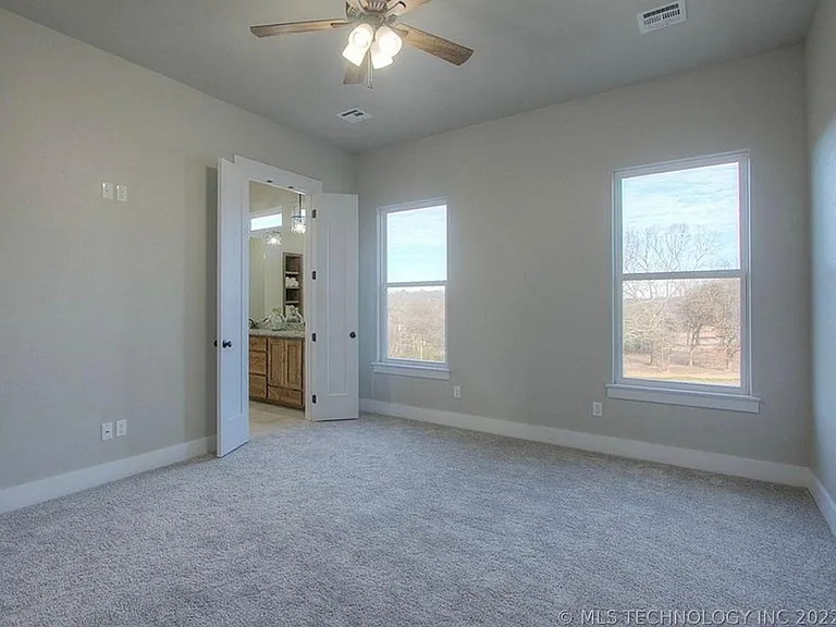 783 E Finley Ridge Dr — Photo 10