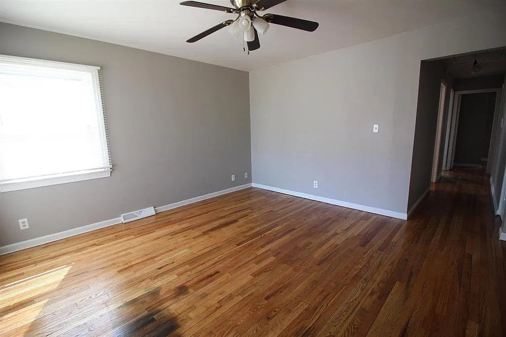 3 bed, 1000 sqft, $1,700 — Photo 4