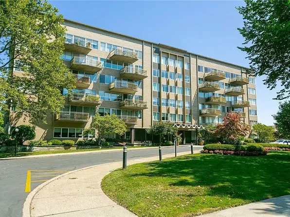 1400 East Ave APT 216, Rochester, NY 14610
