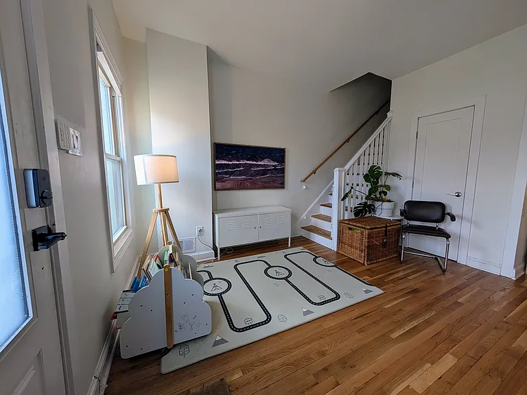 2720 10th St NE — Photo 6